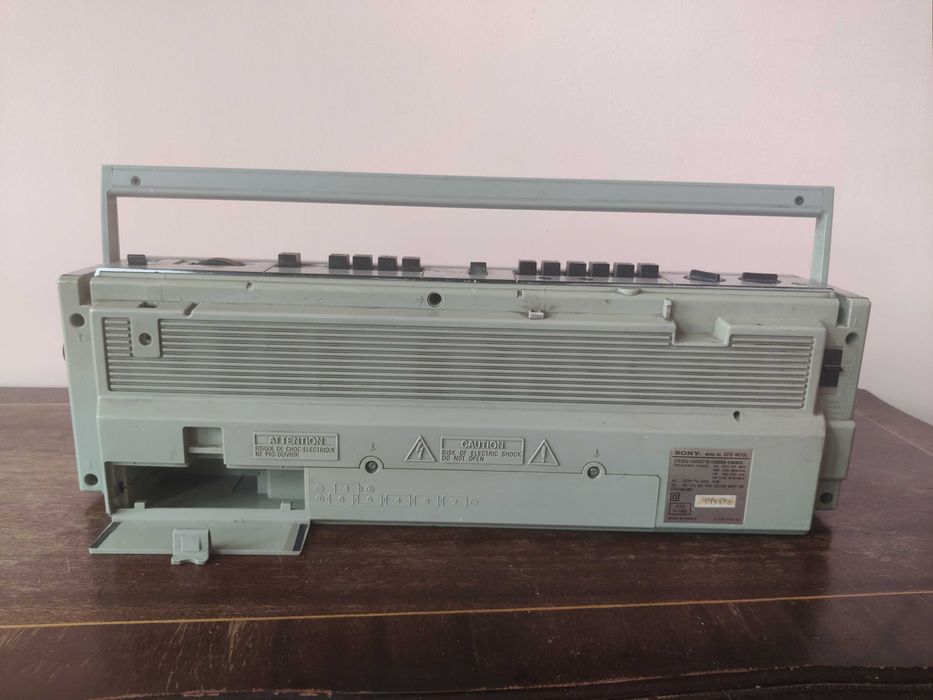 Sony CFS-W30L двоен радиокасетофон от 1987, дълги, средни,къси и УКВ