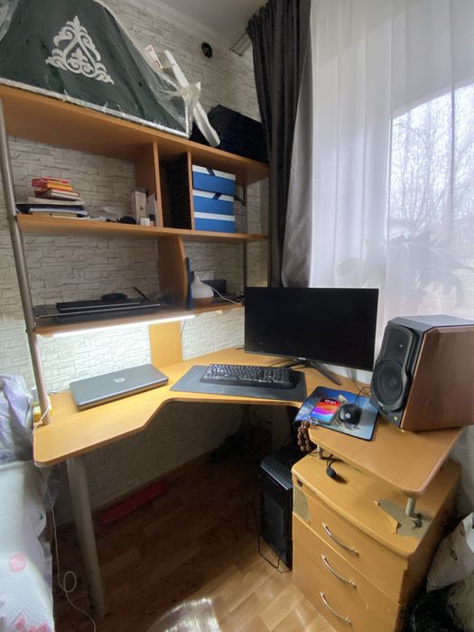 Компьютерный стол