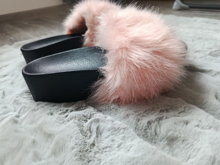 Домашни чехли с пух