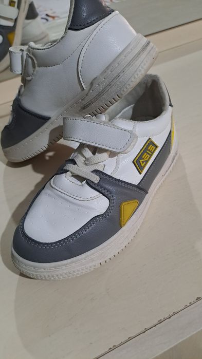 Продаётся детская обувь