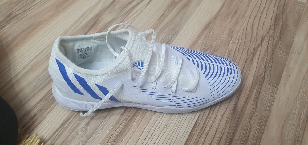 Продам обувь для мини футбола