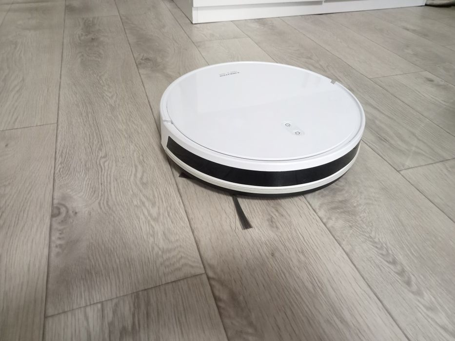 Продается робот пылесос и швабра