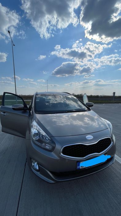 Vand  Kia carens URGENT