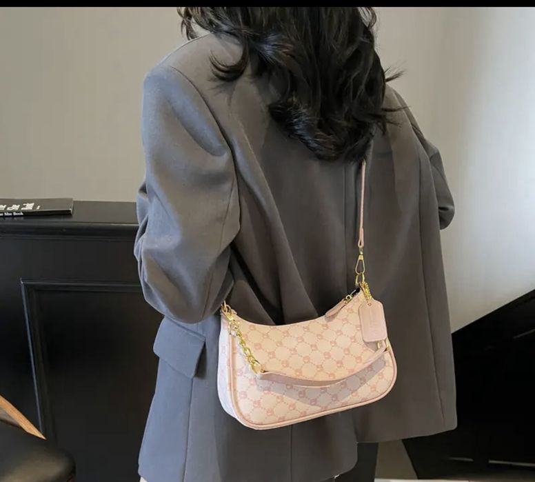 Чанти и портфейли нови