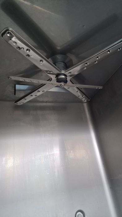 Съдомиална Hobart UXS-10A подходяща за миене на чинии,тенджери и тави