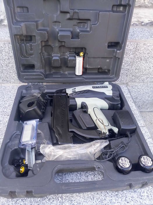 HITACHI NT 50GS GAS Акумулаторен такер с газ