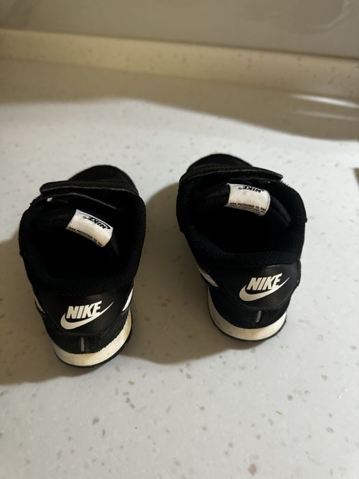 Кроссовки Nike …….