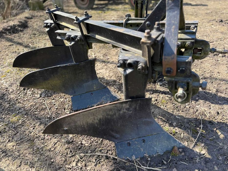 Plug românesc 3 trupițe –pentru tractor U445