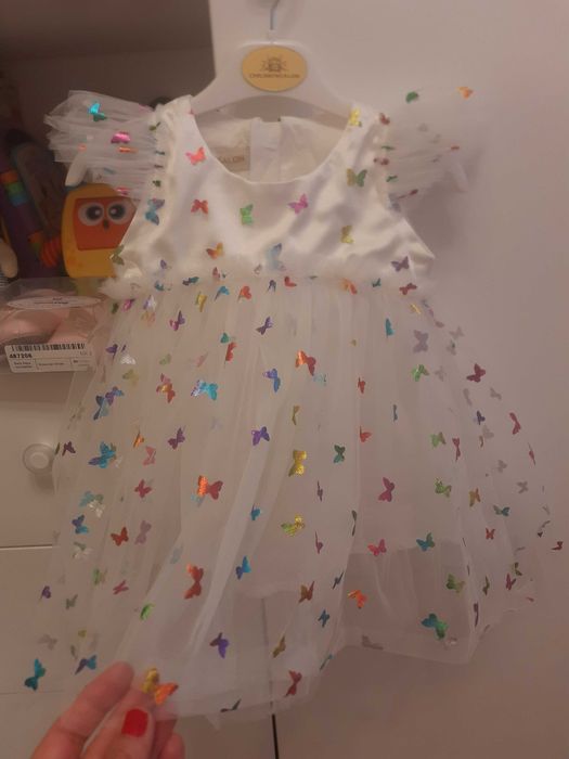 Прекрасна рокля за момиченце с обувки