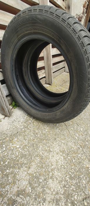 Гуми четири броя 165/65/15.