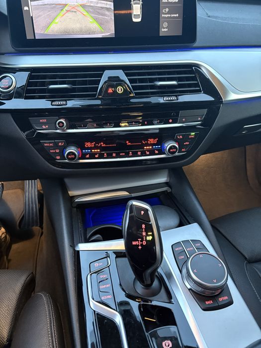 Vand BMW G30,facelift lci, 520,mild hybrid,M pachet usor avariata