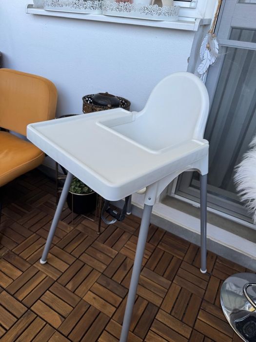 Scaun de copii Ikea cu masuta