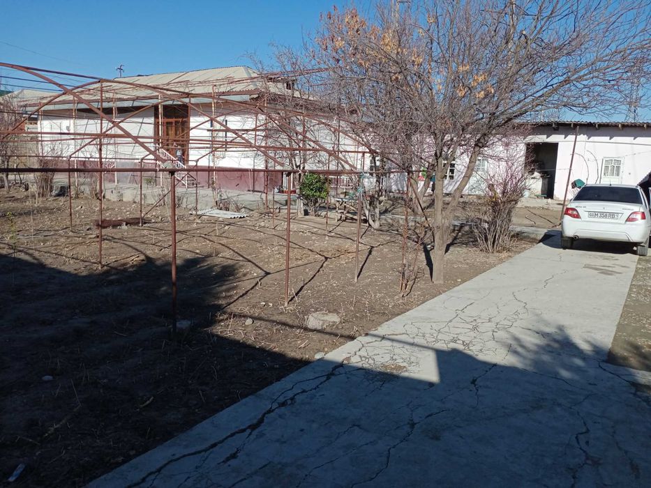 Hovli uy sotiladi,  12 sotix