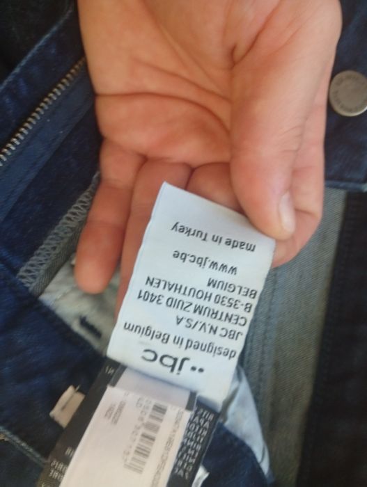 Продам фирменные джинсы