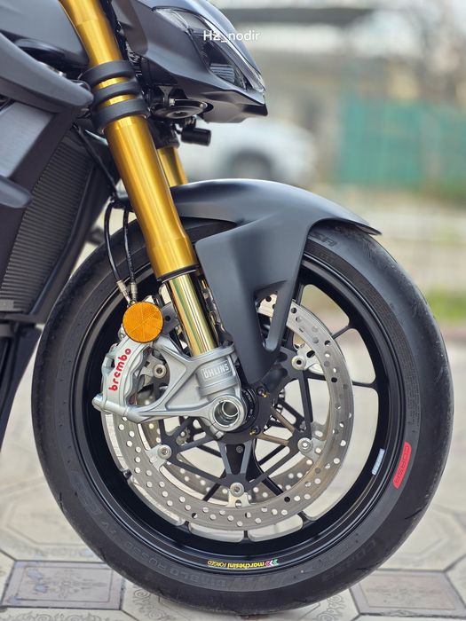 Сотилади Ducati Streetfighter V4S