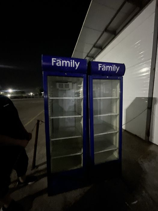 Artel vetrina holodilnik sotiladi