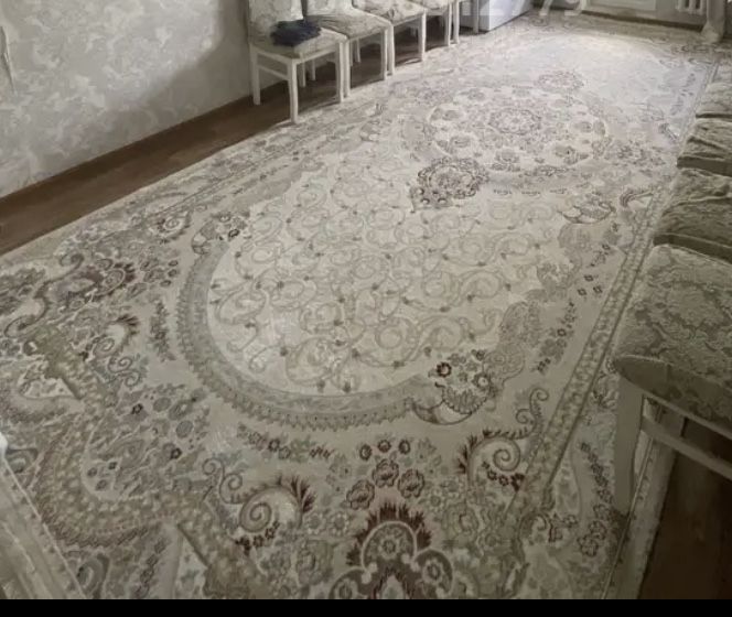 Продам ковер б/у