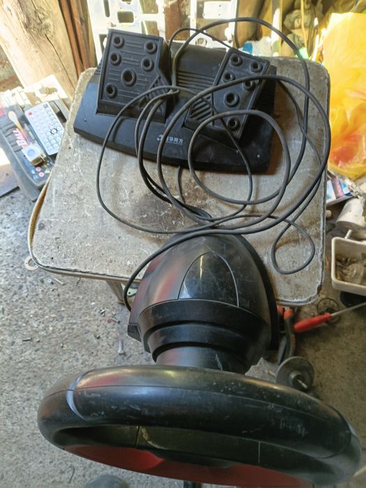 Продам игровую консоль