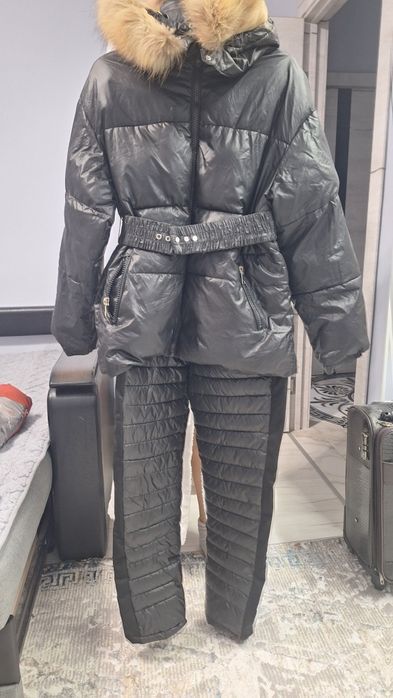 Продается зимний костюм с брюками за 20 000 тысяч