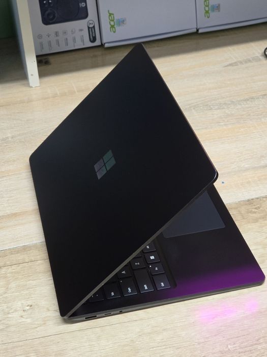 Notbuk.Amerkanski Sensir  Microsoft_Surface4
Premium_model.
Sensir  Mi