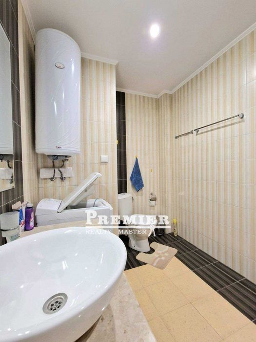Продава се Двустаен апартамент в к.к. Слънчев бряг - 86 кв.м за 1105 €/кв.м - Снимка #3