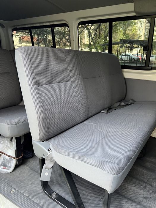 сиденья на Toyota Hiace