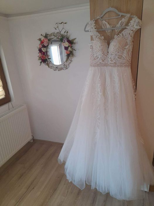 Vand rochie de mireasa marimea S/M