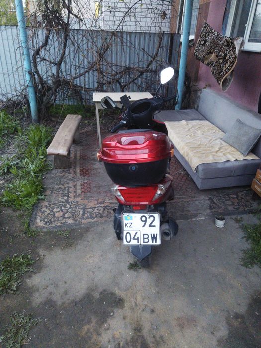 Продам скутер 200000