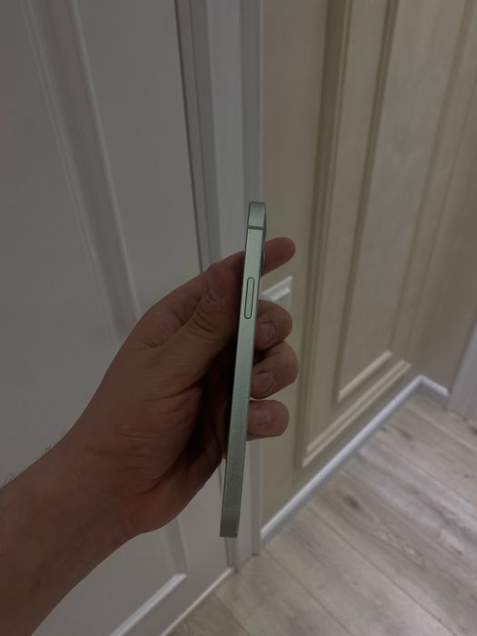 Iphone 12 yomkost 77%