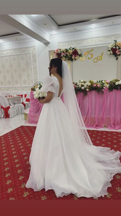 Свадебная белая платье