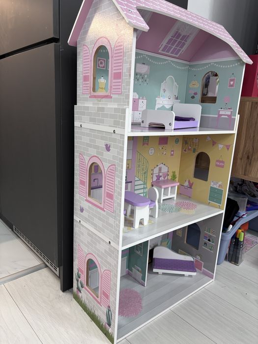 Детска дървена къща за кукли