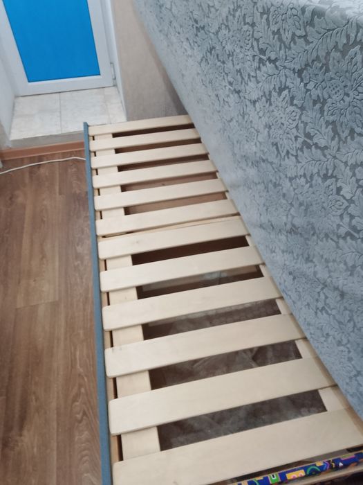 Диван в хорошем состоянии