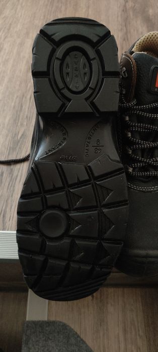 Боти за работа 44