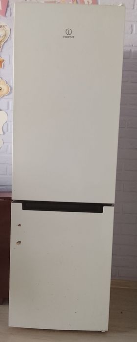Продам холодильник на запчасти