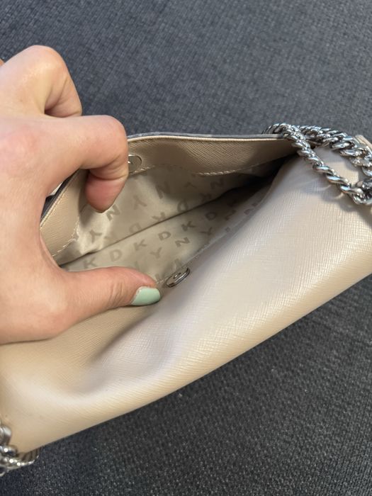 Бежова чанта Dkny естествена кожа