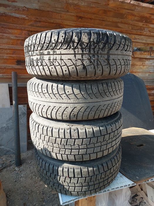 Продам комплект дисков с зимней резиной