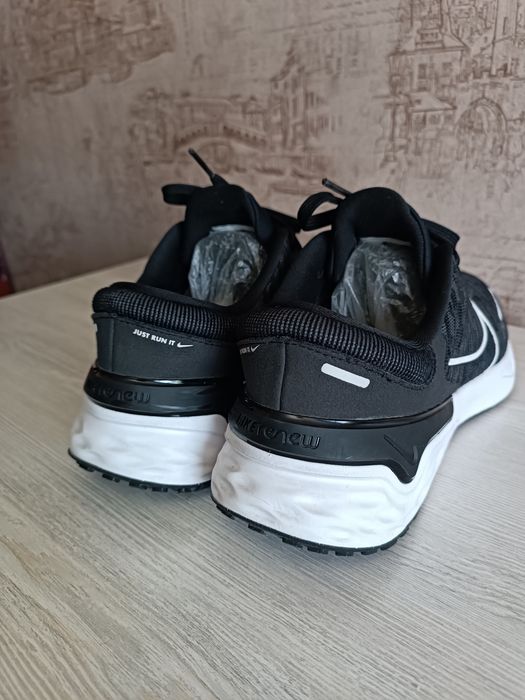 Оригинальные кроссовки Nike