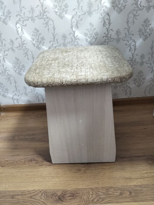 Продам кухнный стол