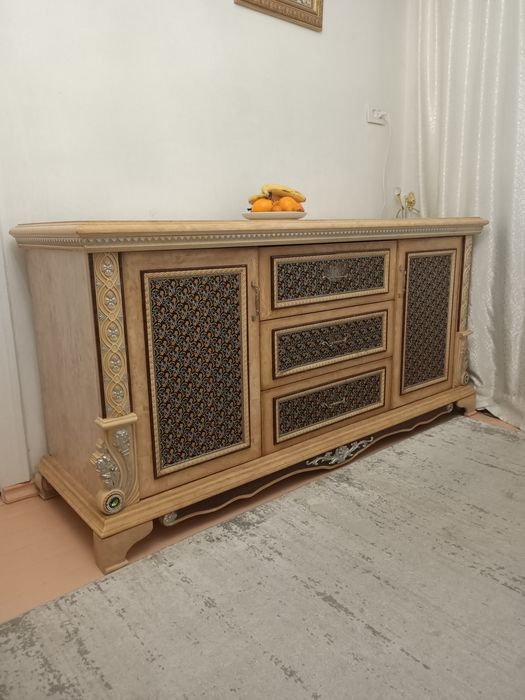 Комод  деревянный