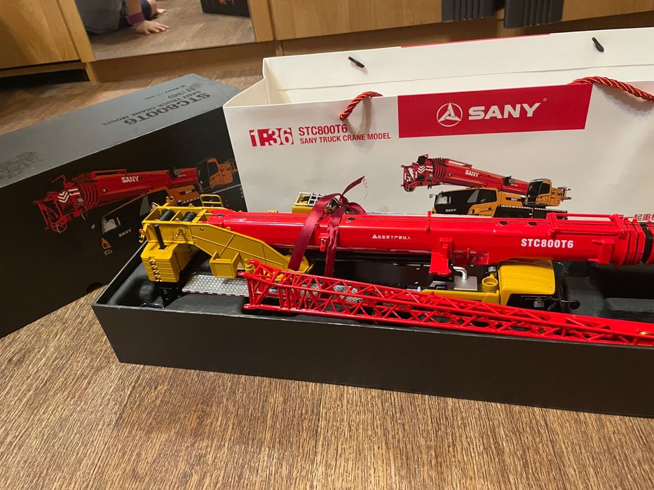 Масштабная модель автокрана Sany STC800