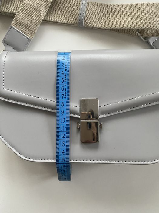 Нова дамска чанта Reserved