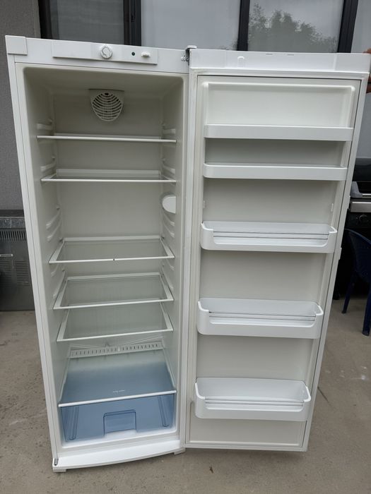 Хладилник - Охладител Bosch 170см