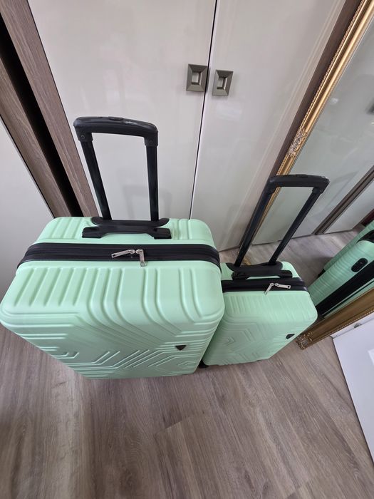 Troler mare de cala si unu mic de cabină