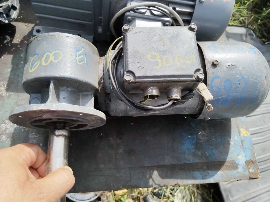 Reductor raport 90 de rotații motor electric