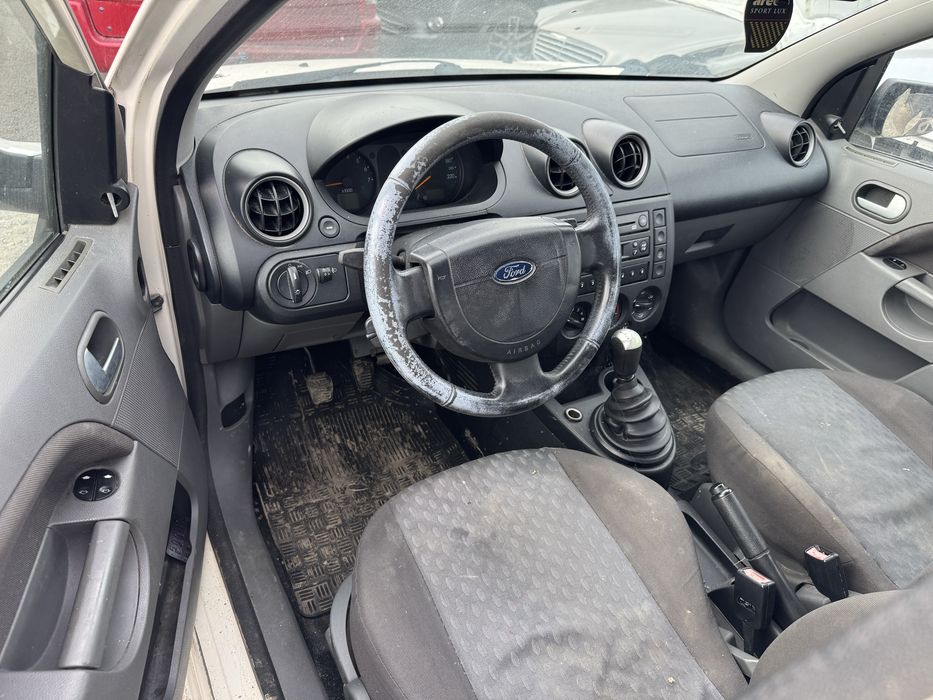 Ford Fiesta 1.6i 16v 100hp 2004г На Части
