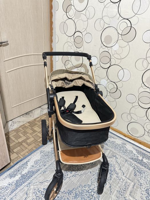 Коляска для детей и новорожденных