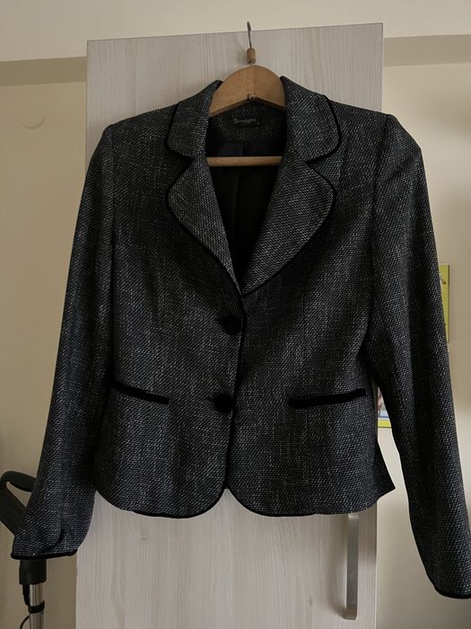 Дамски костюм елегантен