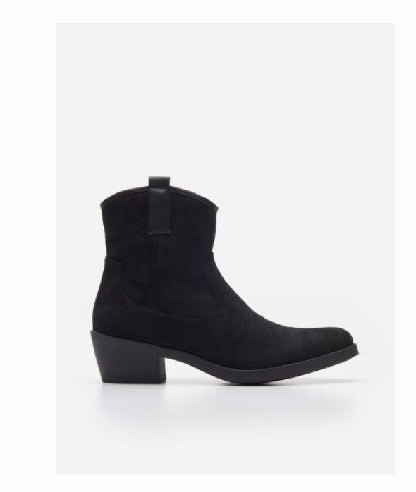 Botine cu broderie