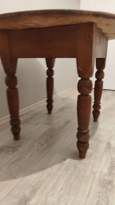 Продам стол круглый