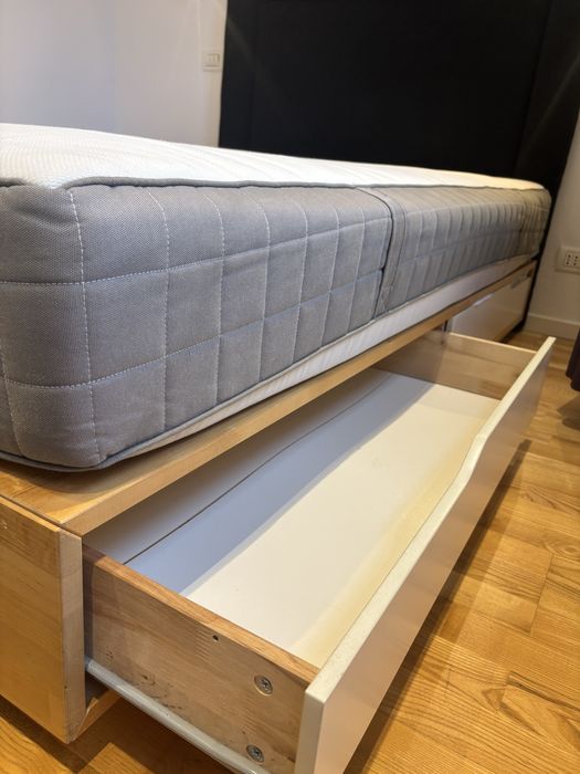 Pat Plutitor cu Sertare Tablie si Saltea